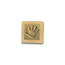 Empreinte Main 21x21 cm sur sable avec cadre bois 2