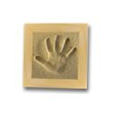 Empreinte Main 21x21 cm sur sable avec cadre bois