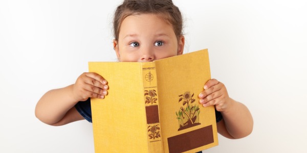 Pourquoi offrir un livre personnalisé à votre enfant est une idée magique ?